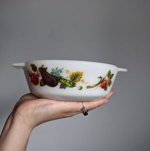 Veggie printed vintage baking dish